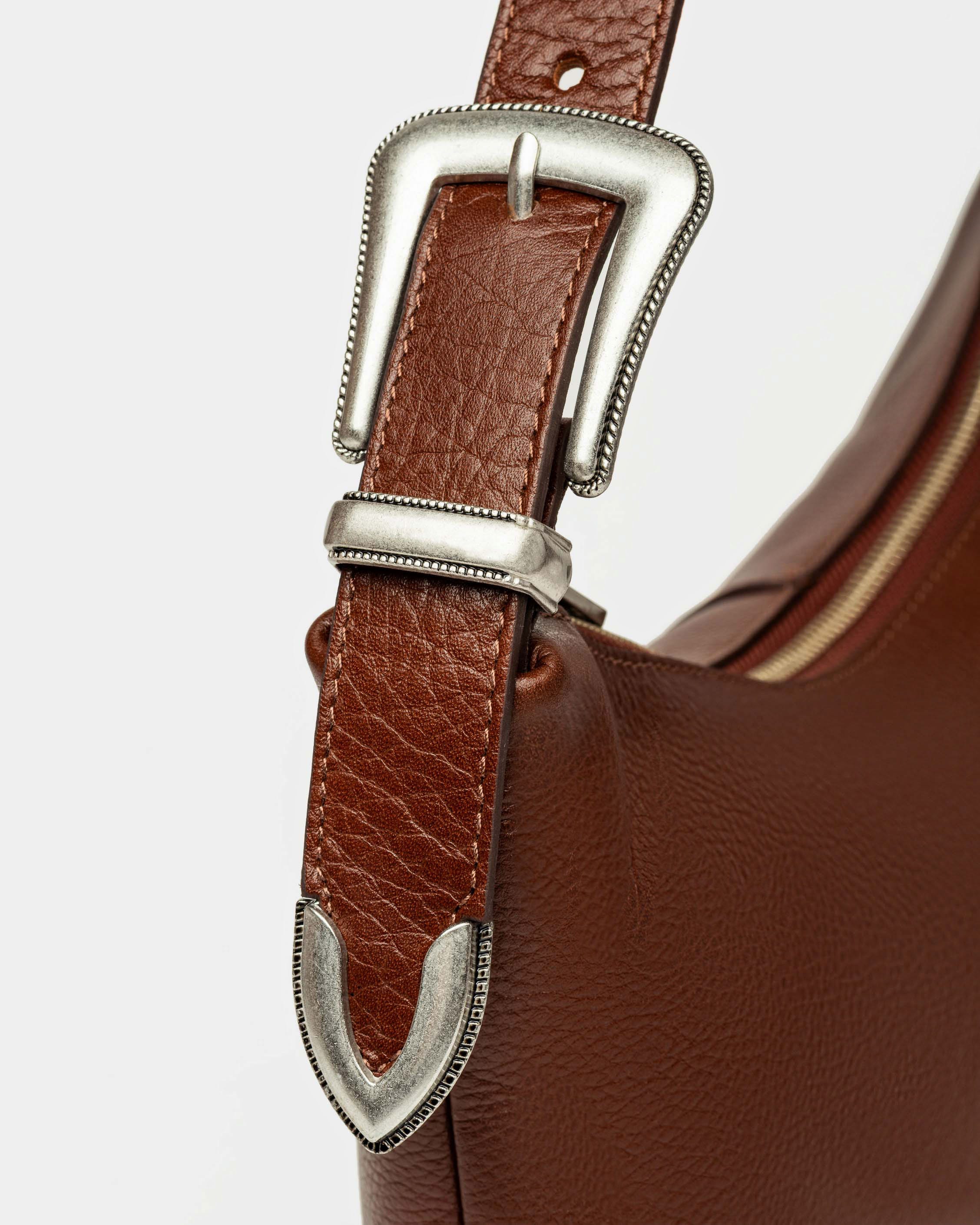 Cartera al hombro Bamboo en cuero graneado