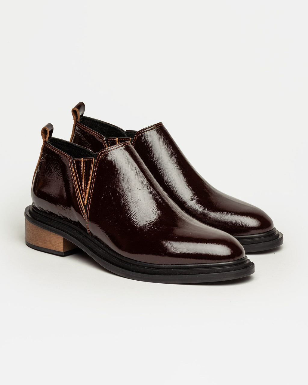 Bota caña baja Parker en cuero charol