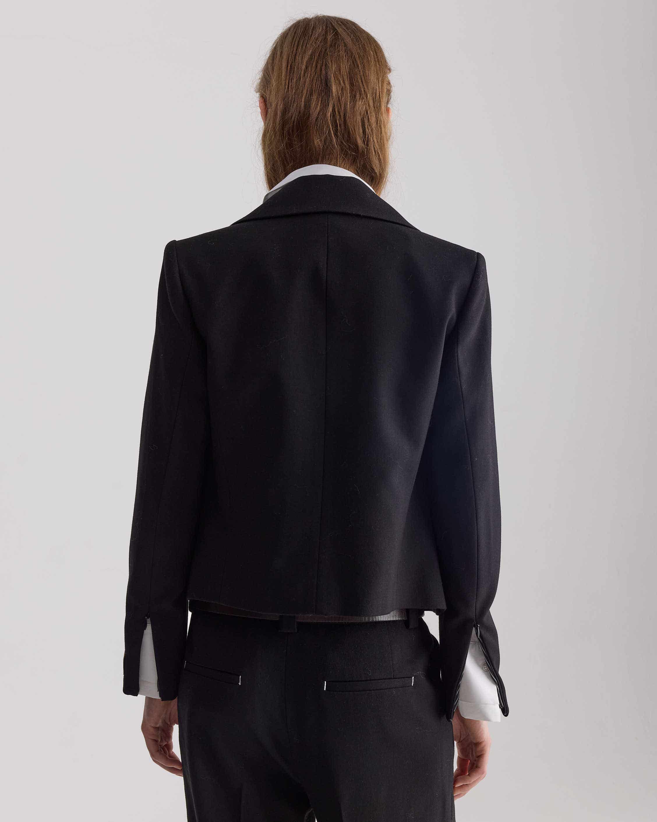 Blazer Essence