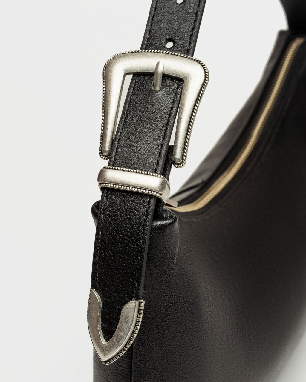Cartera al hombro Bamboo en cuero graneado