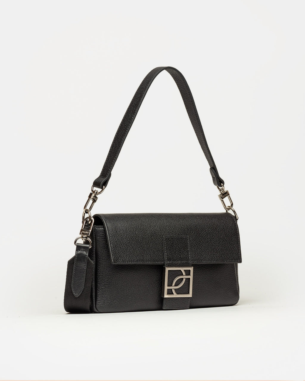Cartera al hombro Signature en cuero graneado