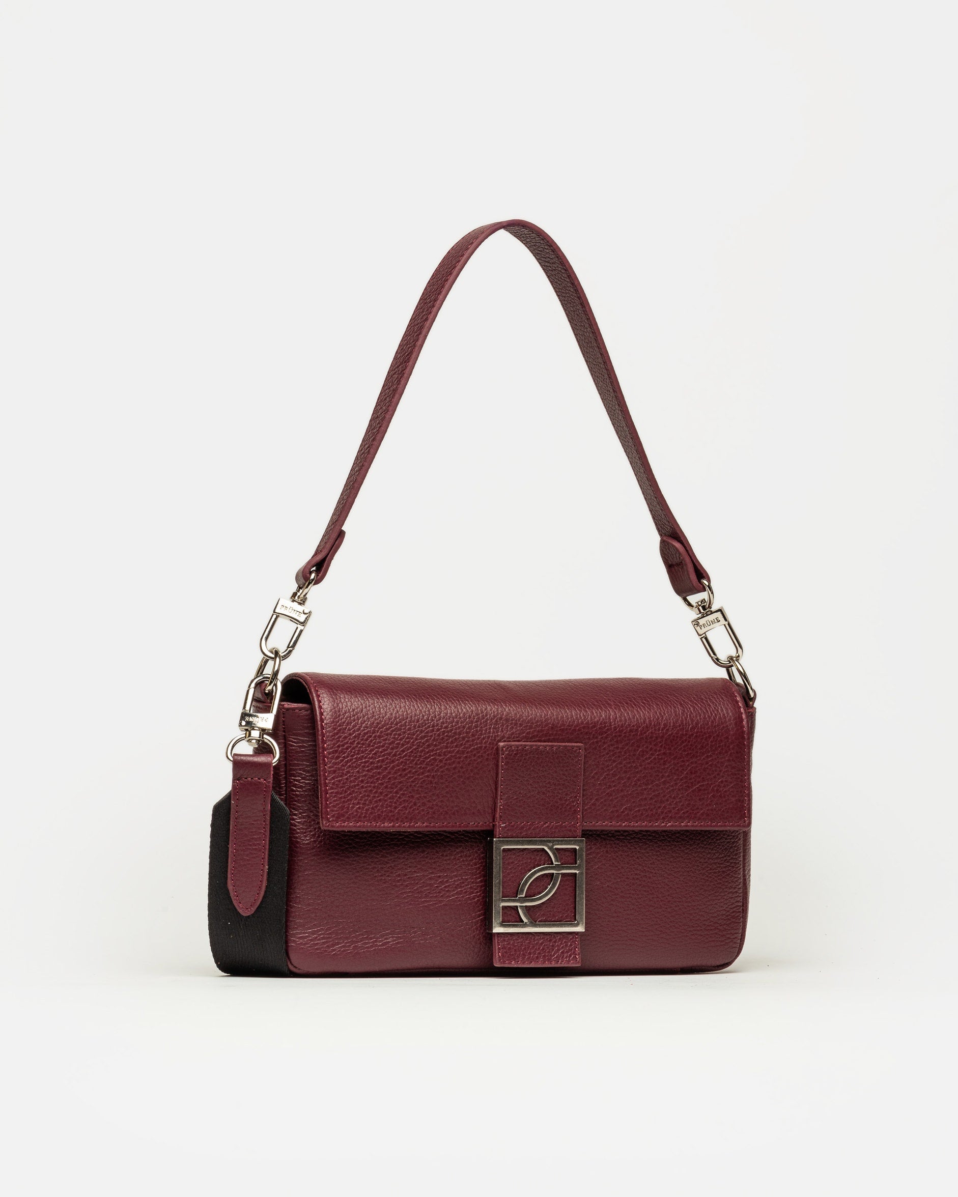 Cartera al hombro Signature en cuero graneado