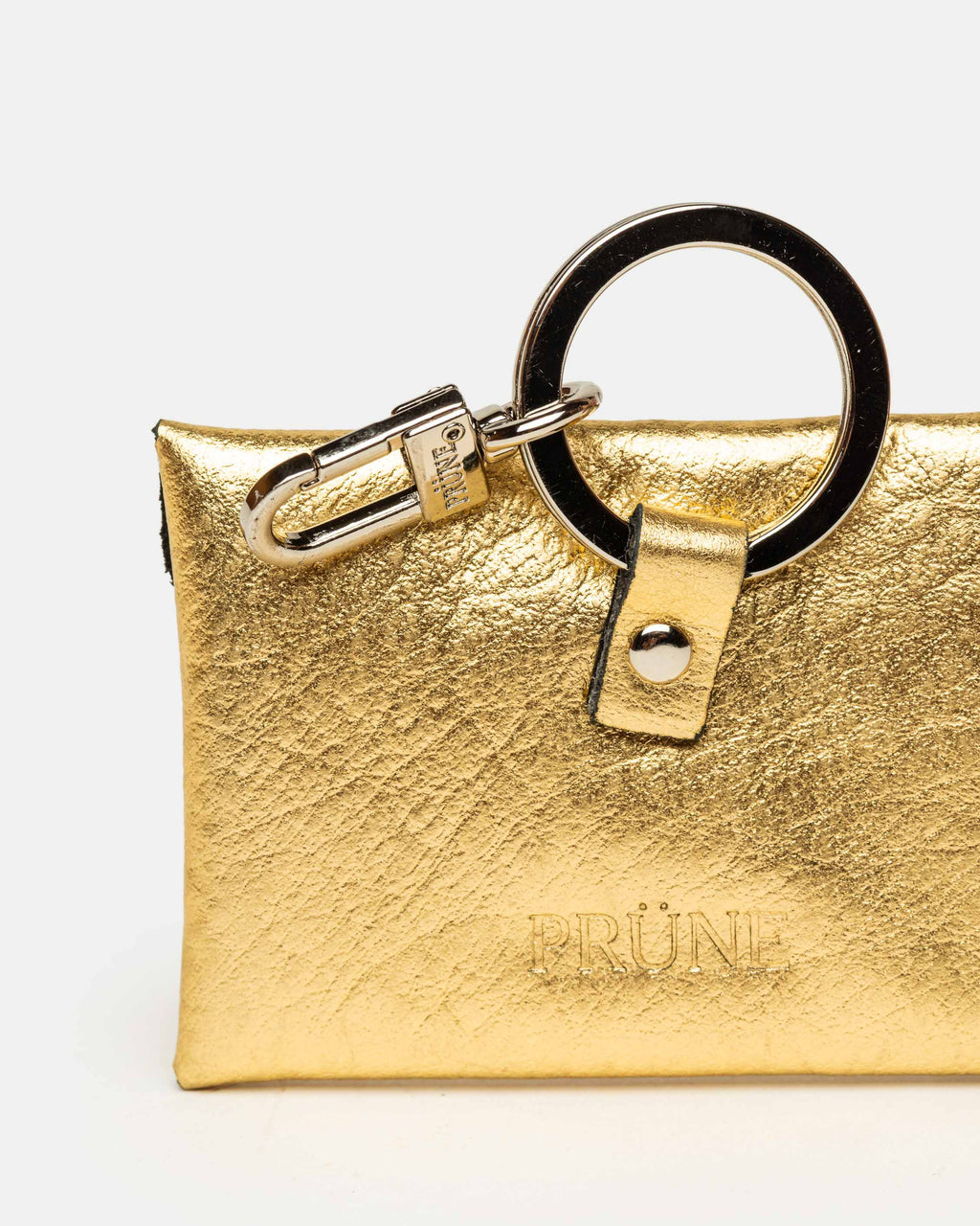 Llavero Charm Mila en cuero graneado metalizado