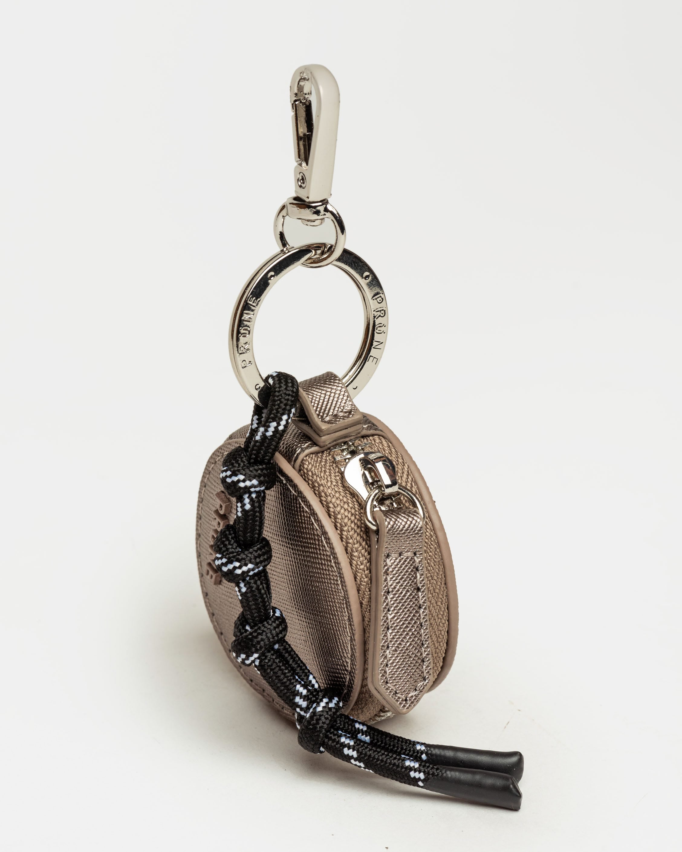 Llavero Charm Round en efecto cuero