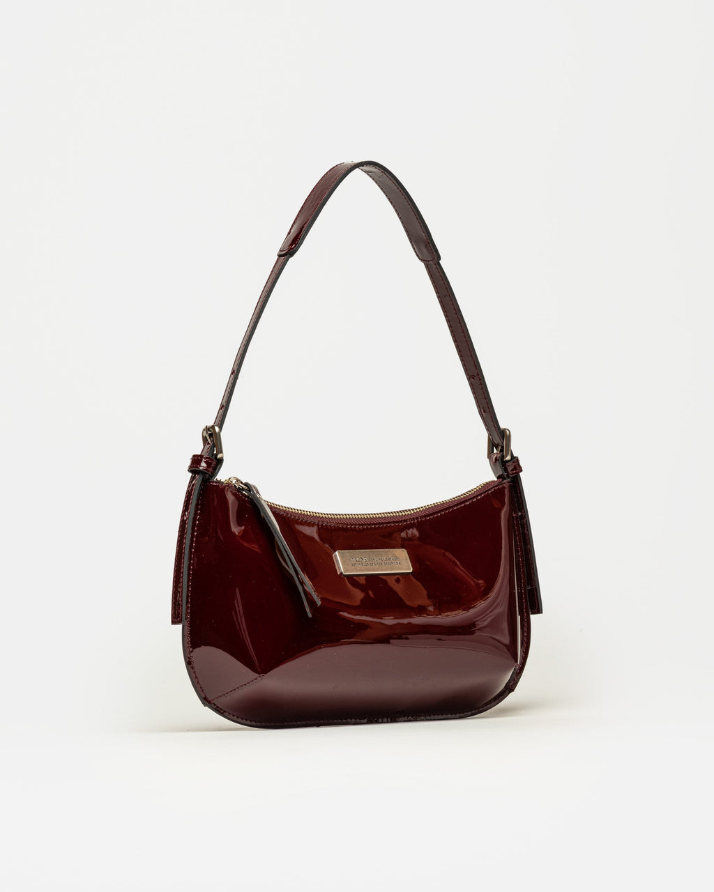 Cartera al hombro Mia en cuero charol