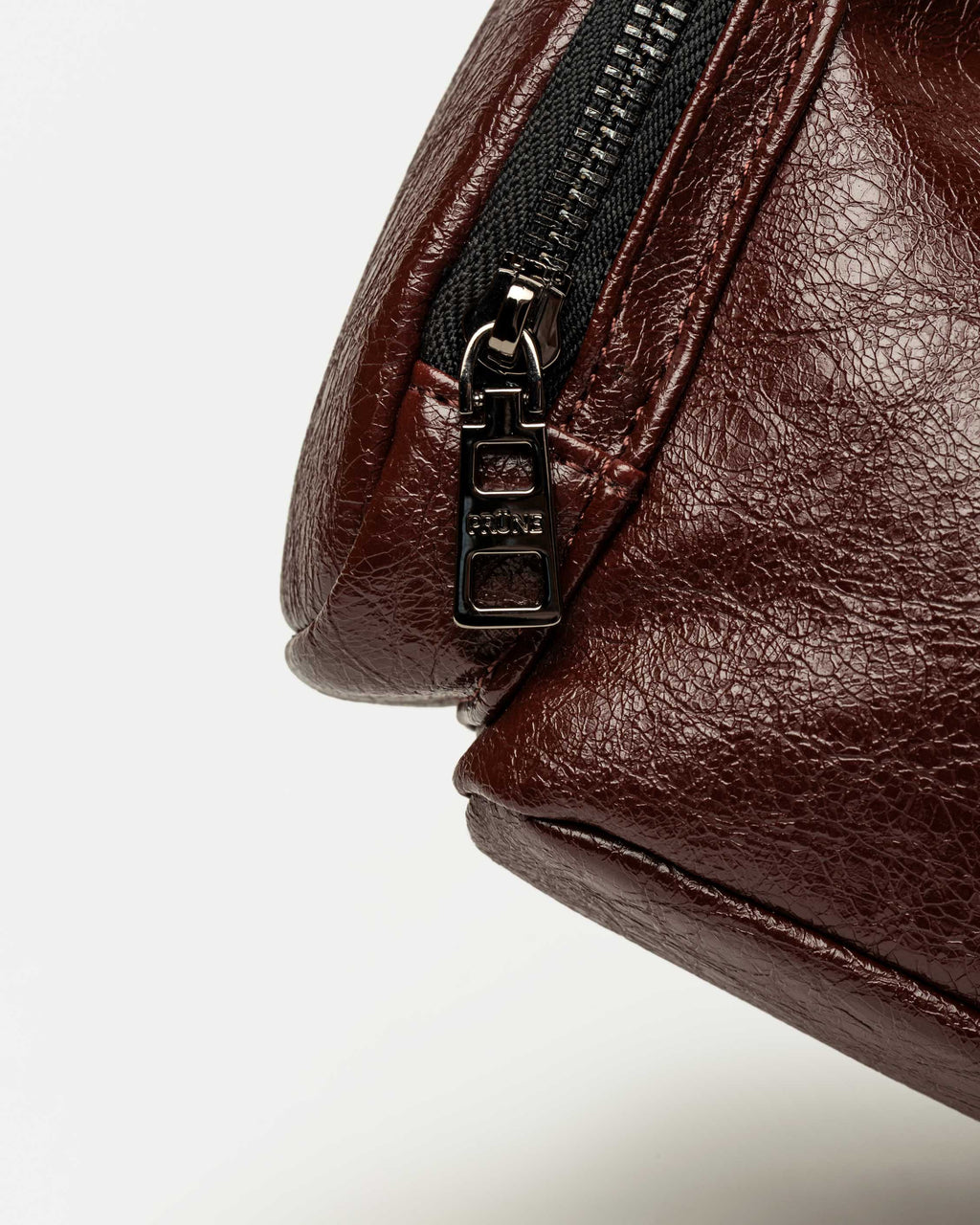 Cartera al hombro Kendall en efecto cuero arrugado